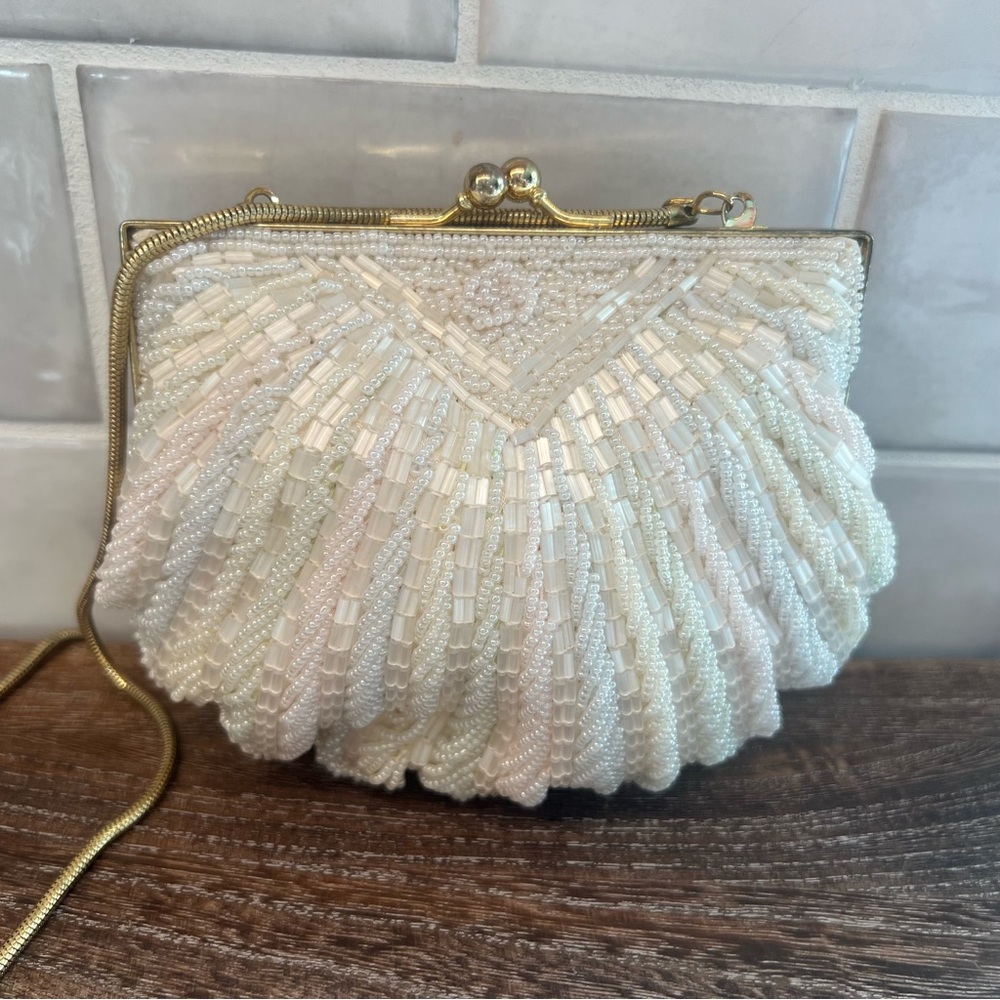 Vintage Elegant Cream Beaded Clutch